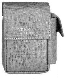 In genuine Saffiano leather. Color grey. Rozměr Size 7,5x9,5x2,5 cm Sada hracích karet Art.