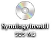Systém Mac OS X 1 Vložte instalační disk do počítače a poklepejte na ikonu SynologyInstall na ploše.