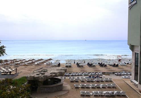 7 Bilyana Beach**** BULHARSKO / Nesebar 6 / / Poloha: pěkný, čtyřhvězdičkový hotel je situován na atraktivním místě přímo u rozlehlé písčité pláže