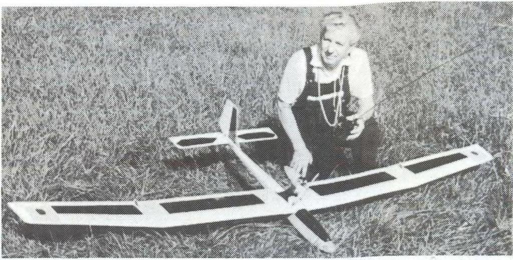 Model o rozpětí 2600 mm se - bez pomocného motoru Cox o