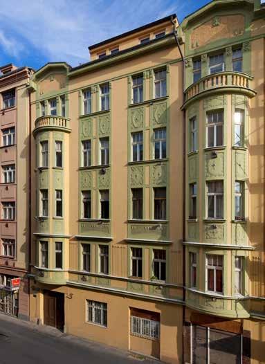 Bořivojova 93 Praha 3 Bytový dům byl po částečné rekonstrukci byla provedena nástavba, nový výtah a střecha, zbytek domu byl v původním