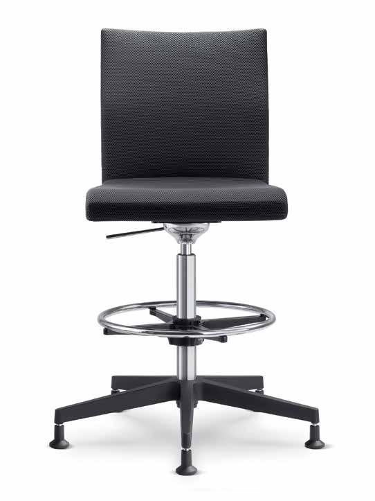Non-adjustable or height-adjustable backrest Height-adjustable lumbar support or depth-adjustable air lumbar support Height- and tilt-adjustable headrest A choice of five-star bases and castors