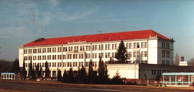 žiakov 2381 M grafické systémy 1 trieda strojárstvo 28 žiakov 3917 M technické a informatické služby 1 trieda