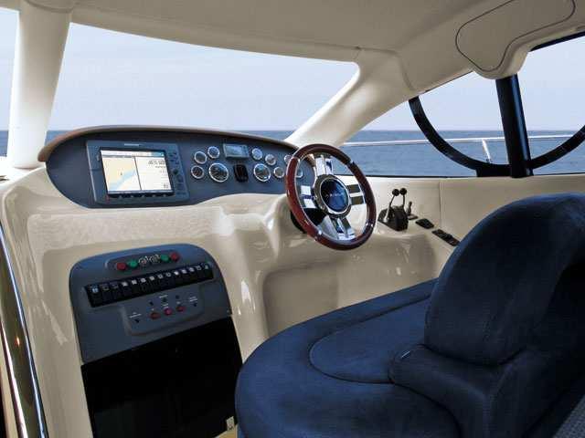 1 Použití termosetu na vozidle Trabant [20] převoz kyseliny sírové, díky své schopnosti odolávat kyselinám.