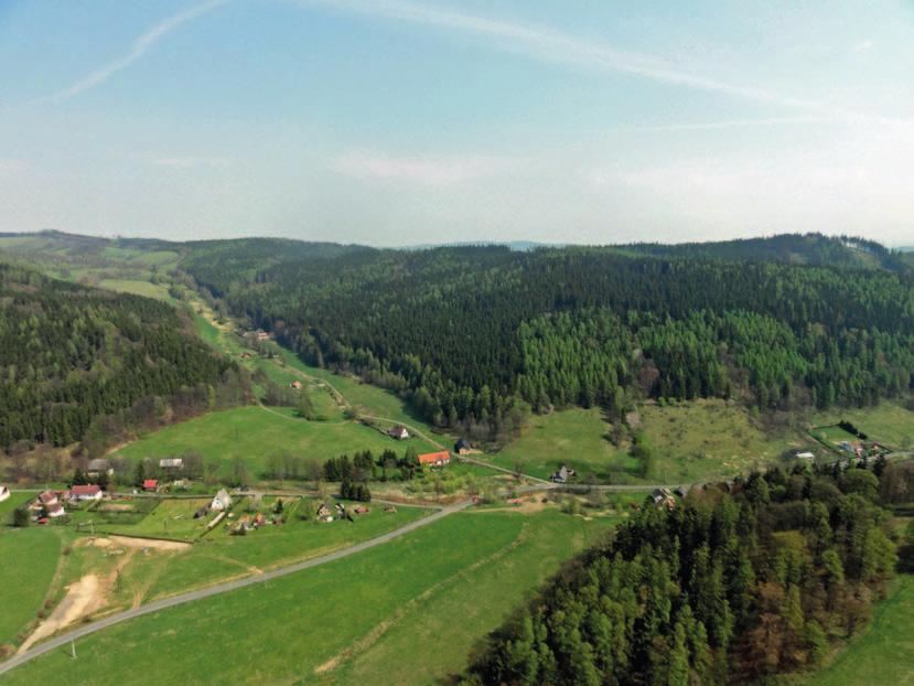 Burkvíz Zřícenina nevelkého slezského hradu na kopci nad osadou Burkvíz, nedaleko Města Albrechtic, mezi osadami Burkvíz a Vraclávek. Archeologicky je hrad datován od druhé poloviny 13.