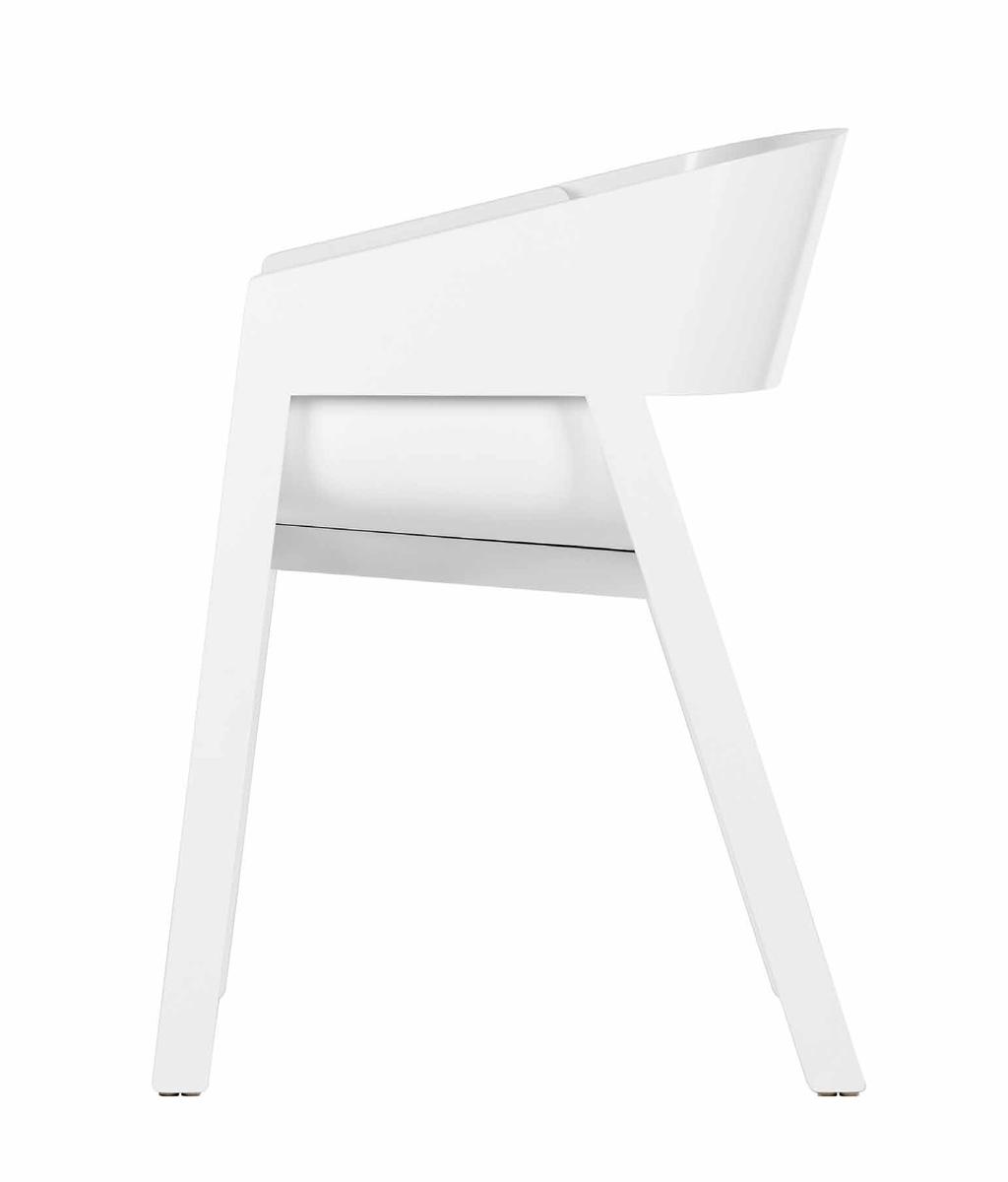7 kg CZ EN DE Design: ALEXANDER GUFLER A/I Merano Nová moderní židle s přirozenou tváří od mladého italského designéra žijícího v Rakousku, Alexe Guflera, nese název jeho rodiště, italského