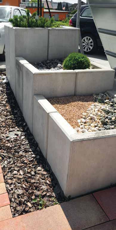 ZAHRADNÍ STĚNY A OBRUBY IN Tyto dílce z pohledového hladkého betonu slouží k vytváření mimoúrovňových rovin v zahradách, u rodinných domů i