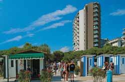 BIANCO E NERO od 45 /osoba viacpodlažný apartmánový komplex v časti Sabbiadoro, priamo pri pláži, na začiatku promenády, 400 m od centra.