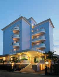 Hotel HELIOS **** od 539 /os. Poloha: v časti Faro, v blízkosti pešej zóny a Piazza Tommaso Nember, 40 m od pláže, 1,2 km od vodného parku Aqualandia.