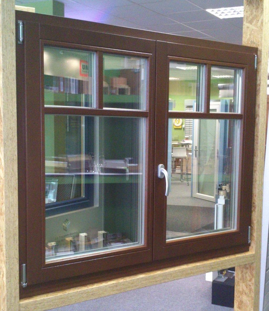 19 Dvoukřídlé eurookno dvoukřídlé dřevěné okno IV84 otvíravé, sklápěcí pravé (mikroventilace), otvíravé levé, bez sloupku rozměr: 1343 x 1095 mm