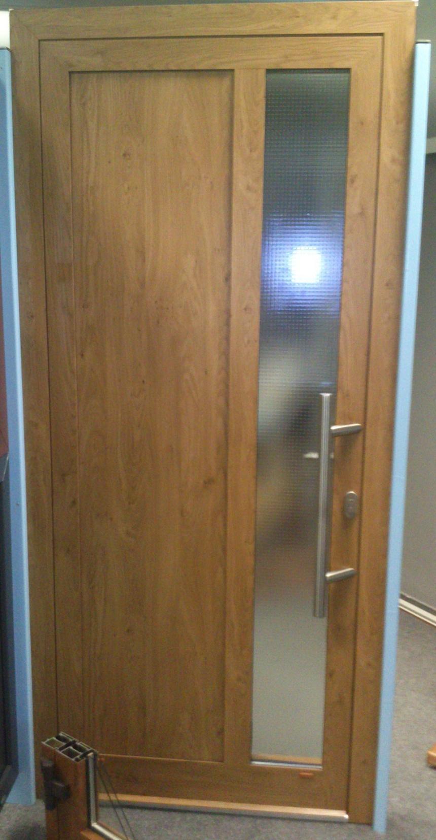 31 - Vchodové hliníkové dveře hliníkové vchodové dveře otvíravé dovnitř pravé rozměr: 1000 x