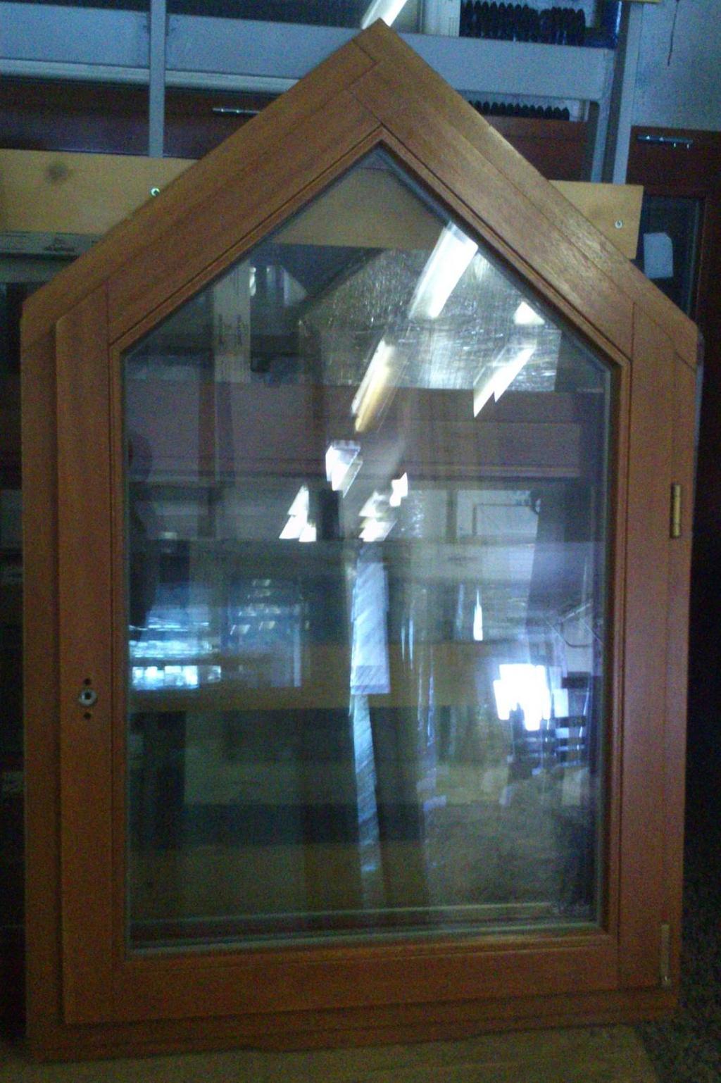 06 Jednokřídlé eurookno Classic 2 ks dřevěné okno otvíravé pravé, sklápěcí (mikrovenitlace)