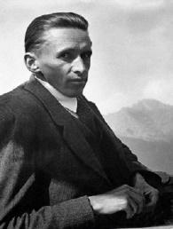 Dr. Antonín Bečvář, zakladateľ hvezdárne a meteorologických pozorovaní V Tatrách pôsobil od r. 1937 ako štátny klimatológ na Štrbskom plese. 1939 neodišiel do Čiech a presvedčil ministra školstva J.