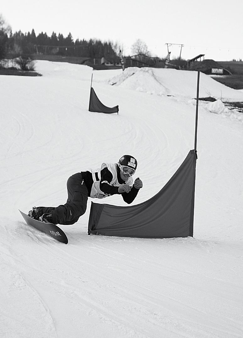 Student UK FTVS nenašel konkurenci jak v obřím slalomu, tak v disciplíně boardercross. Bronzovou medaili v obřím slalomu vybojoval Adam Rameš z UK FTVS.