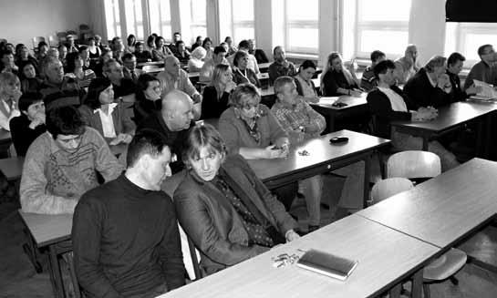 Ročník 18, číslo 1 Čtvrtletník Fakulty tělesné výchovy a sportu Univerzity Karlovy v Praze Strana 16 Z P R Á V Y Z FA K U LT Y Setkání akademické obce s vedením UK FTVS Setkání akademické obce s