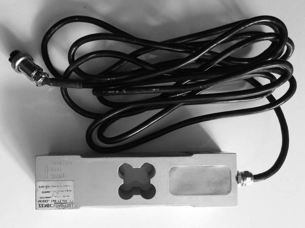 Petr Droščák Obr. 1: Tenzometrický snímač Zemic model L6E C3 load cell. Obr. 2: Tenzometrické měřidlo typu TENZ2334.