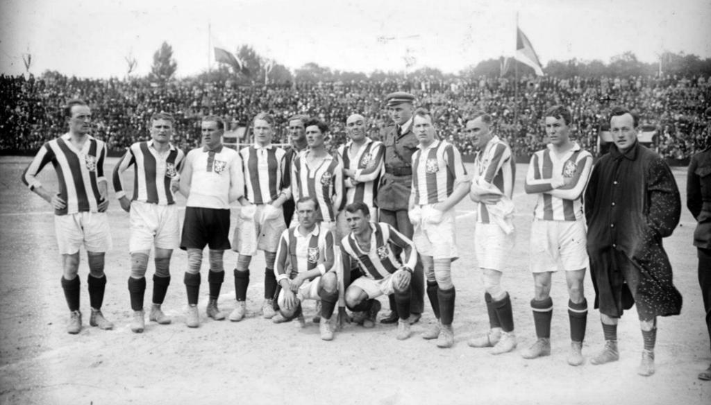 Tomáš Tlustý ný z nejlepších československých fotbalistů. Většinu z nich poskytla pražská Sparta. Tým tvořili Antonín Hojer, Václav Pilát (viz obrázek 2.
