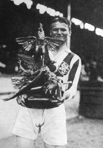Tomáš Tlustý Čechoslováci si celkem připsali šest výher oproti dvěma porážkám (Josef Beránek porazil Belgičana Josepha Garraye 54, Američana Petera Mitropolise 55, a Itala Enrica Porra 56, Josef