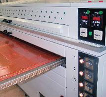 Svět tisku 7 8/2005 65 Téma čísla Materiály pro flexotisk Stejně jako ostatní tiskové techniky má i flexotisk specifické základní a pomocné materiály a technologie potřebné ke zhotovení tiskových