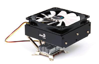 test 20 chladičů AeroCool The Dominator 7 Aerocool Dominator není žádné malé ořezávátko.