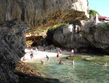 Rezort Nusa Dua patří mezi nejluxusnější části ostrova.