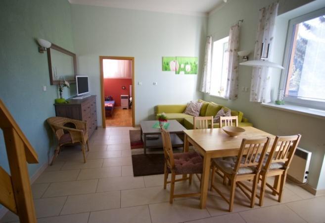 com mobil: 0904 707 403 Dvojizbový prázdninový byt s