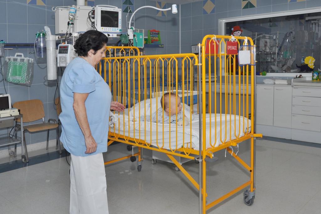 SOCIÁLNÍ SLUŽBY Poskytují pracovnice Sociálně-zdravotního oddělení, které vám poradí s řešením tíživé rodinné či sociální situace.