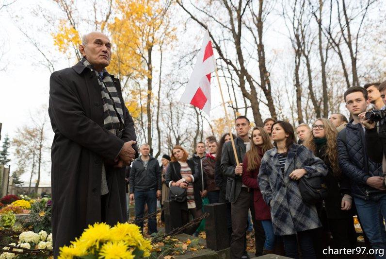 ДЗЯДЫ 4 традыцыйнае шэсце ў Курапаты 1 лістапада ў Мінску прайшла традыцыйная акцыя, прымеркаваная да дня памяці продкаў Дзяды.