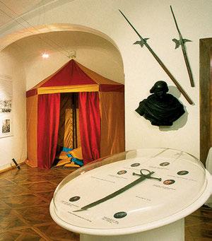 letalcih. V dvorcu Rakičan ima svoje prostore in konje konjeniški klub. V Krogu deluje brodarsko društvo, ki goji tradicijo športnega kajakaštva.