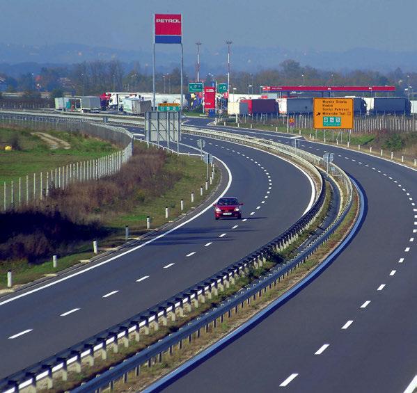 Na stičiščih poti Murska Sobota leži v središču nižinskega dela Prekmurja ob reki Ledavi. Območje je bilo zaradi vode in enostavne dostopnosti vedno zanimivo za poselitev.