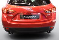 4 SADA BOČNÝCH PRAHOV Zdôraznite výrazné bočné línie vášho vozidla Mazda3 a umožnite mu pôsobiť ešte športovejšie.