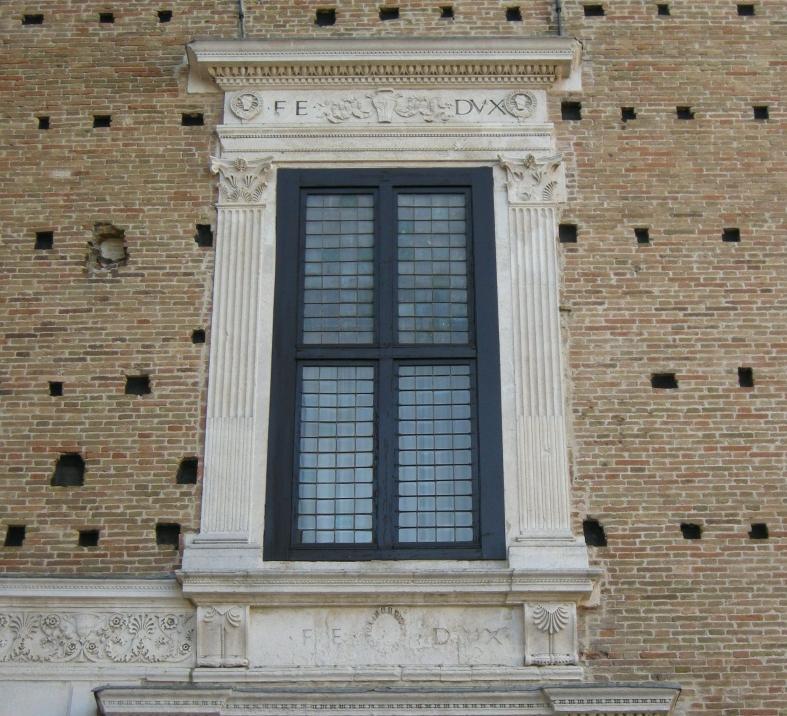 36. Detail okna Palazzo Ducale,