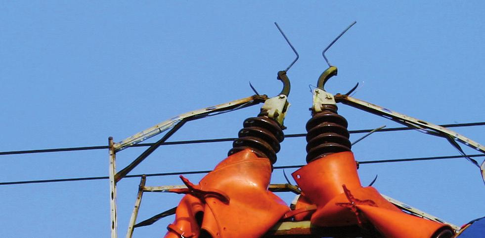 ENERKOS Úsek Enerkos je súčasťou Východoslovenskej energetiky a.s. Hlavnou činnosťou Enerkosu je poskytovanie profesionálnych služieb v oblasti výstavby, rekonštrukcií a opráv elektroenergetických zariadení bez obmedzenia napätia.