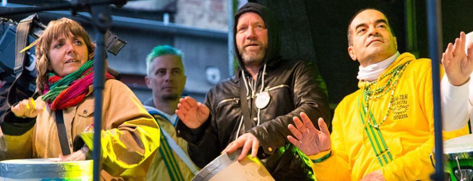 Daniel Pešta Experimentuje s různorodými materiály, jako je papír, vosk, kůže nebo transparentní pryskyřice.