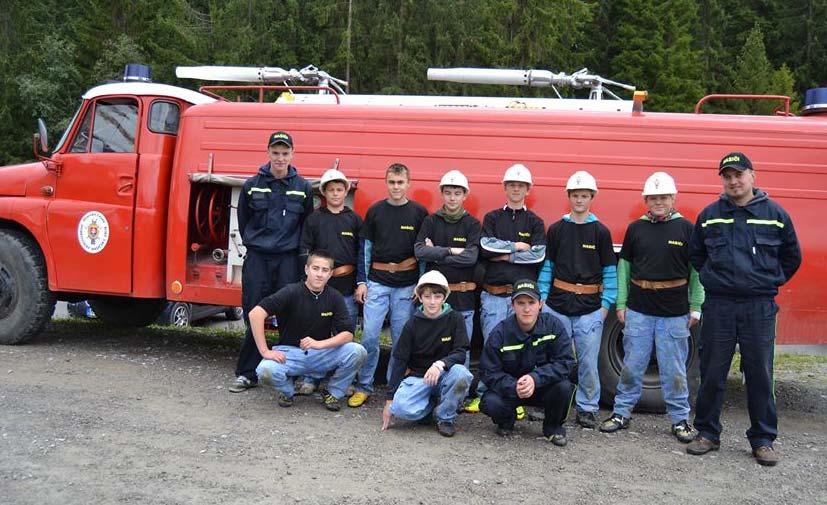 8 ZUBERSKÉ NOVINY 3/2013 Hasičská súťaž O pohár starostu obce Zuberec V nedeľu 11.
