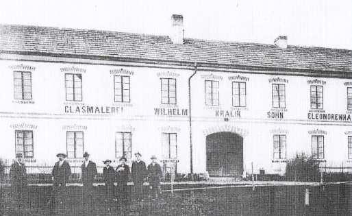 Poté, co zjistil, že je zájem o želízka do hoblíků, rozhodl se pro jejich vlastní výrobu; tu zřejmě začal se třemi pomocníky v roce 1880.