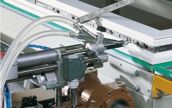Rýchle Výrobcovia strojov ponúkajú zariadenia na montáž kovania do jednej alebo dvoch