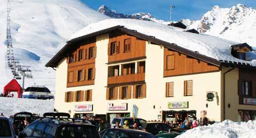18 ano RESIDENCE REDIVALLE C 84 10 m poloha: Tonale, centrum - 50 m, skiareál Tonale / Ponte di Legno - 10 m, skibus - 30 m vybavenost a služby: úschovna lyží, garáž* popis apartmánů: bilo 4-30 m² -