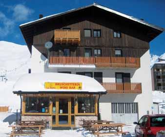 Skirama Dolomiti 20 ano APARTMÁNOVÝ DŮM EDY C 84 80 m poloha: Tonale, centrum - 100 m, skiareál Tonale / Ponte di Legno - 80 m, skibus - 30 m vybavenost a služby: úschovna lyží, vyhrazená parkovací
