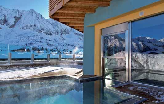 Skirama Dolomiti 1 ano HOTEL DELLE ALPI 2 DĚTI C 79 100 m poloha: Tonale, centrum - 200 m, skiareál Tonale / Ponte di Legno - 100 m, skibus - 10 m vybavenost a služby: recepce / menší lobby,