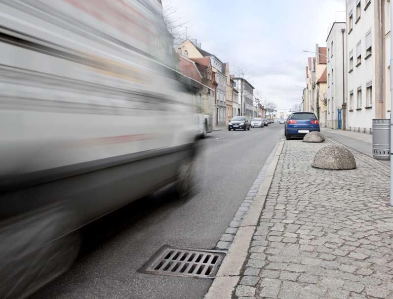 Rehau rainspot uličná vpusť alternatíva k betónu Vidíme ich na každej ulici, na každom parkovisku alebo na iných spevnených plochách: uličné vpuste.