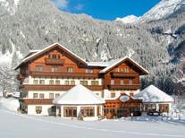 6-miestna Gondola Eissee Vás vyvezie do výšky 2 800 m a môžete pokračovať ešte vyššie, až do výšky 3 122 m, kde v slnečnom počasí uvidíte pred sebou nádhernú scenériu 28 vrcholov.