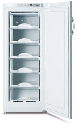 energie 207 kwh Klimatická trieda SN-T Mraziaci výkon 24 kg / 24 h Výdrž bez prúdu 16 h 7 celoplastových výsuvných boxov, z toho 1 BIG BOX na mrazenie objemných potravín Rozmery (V x Š x H): 176,5 x
