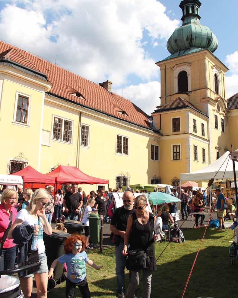 Dokský zpravodaj informační měsíčník pro Doksy a přidružené obce letní kino na nádvoří zámku 2. srpna zadarmofest na pláži klůček 5.