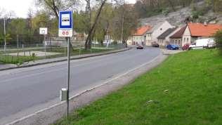 1371-001 a dále ulicí Nábřežní.
