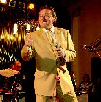 Počínajúc predtancovaním, cez Big Band Felixa Slováčka, spevácke a herecké osobnosti typu Marty Kubišovej, Petry Janů, Daniely Šinkorovej, Ondřeja Havelku a Melody Makers, Jozefa Laufera, až k