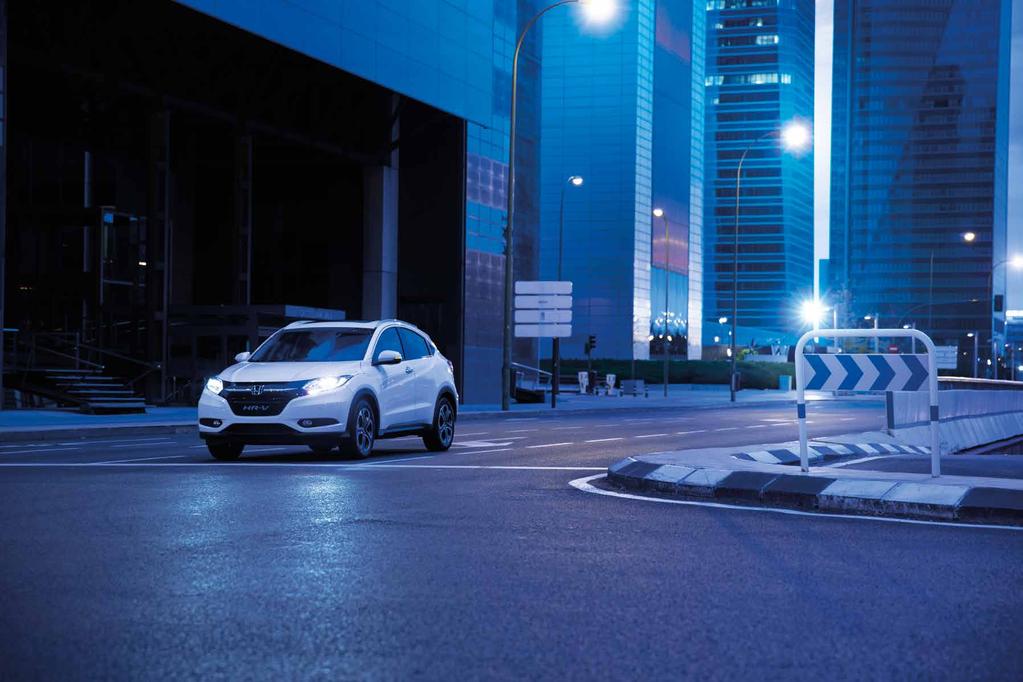 NÍZKÁ SPOTŘEBA PALIVA Všechna provedení disponují systémem start-stop, který vypne motor při zastavení.