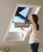 ovládání se solárním pohonem jsou ideální pro střešní okna manuálně