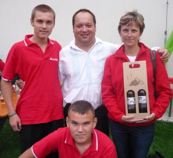 Získavať fanúšikov a najmä fanynky boli Mladíci v poľskom mestečku Piszarowice, kde si užili dvojdňový výlet.