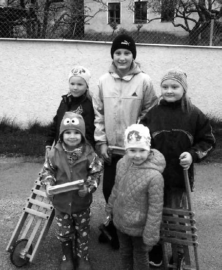 Po odchodu vojska dána škola jen částečně do pořádku a to s velkým namáháním, neb nebylo dosti pracovních sil ani materiálu. Po pracném shánění vápna, třídy i chodby vybíleny a umyty.